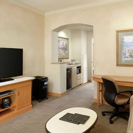 Hilton Boca Raton Suites Esterno foto