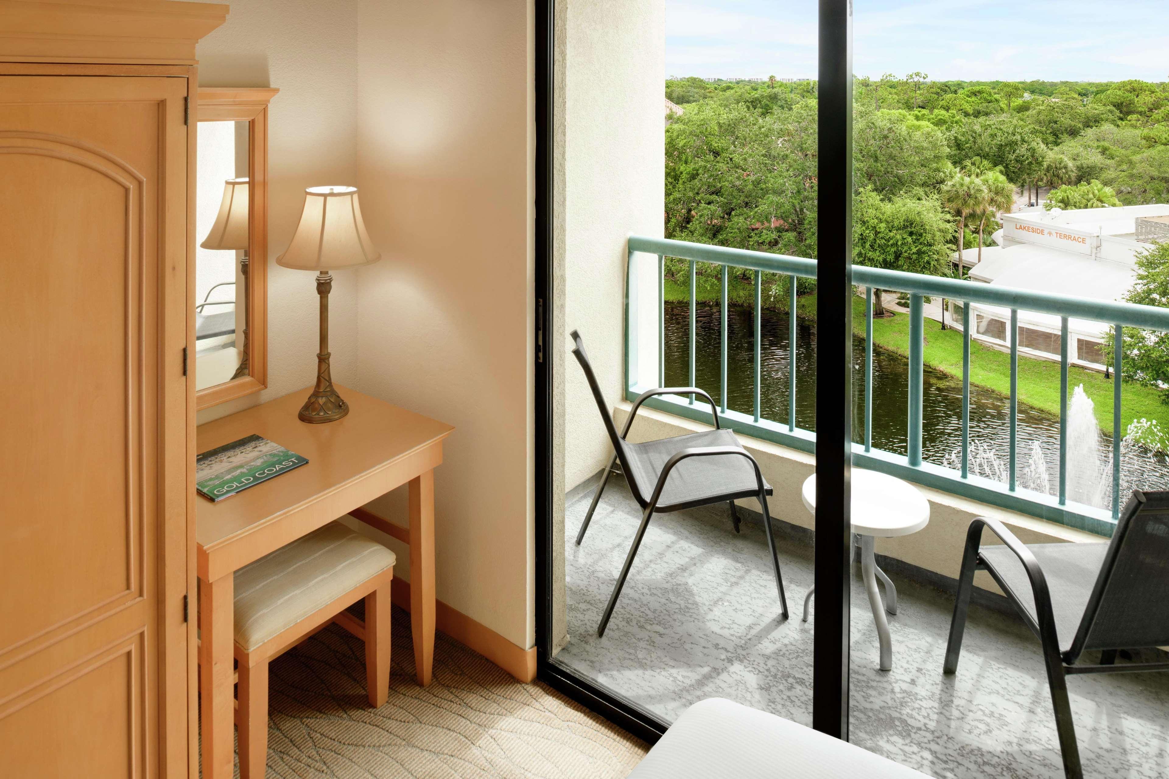 Hilton Boca Raton Suites Esterno foto