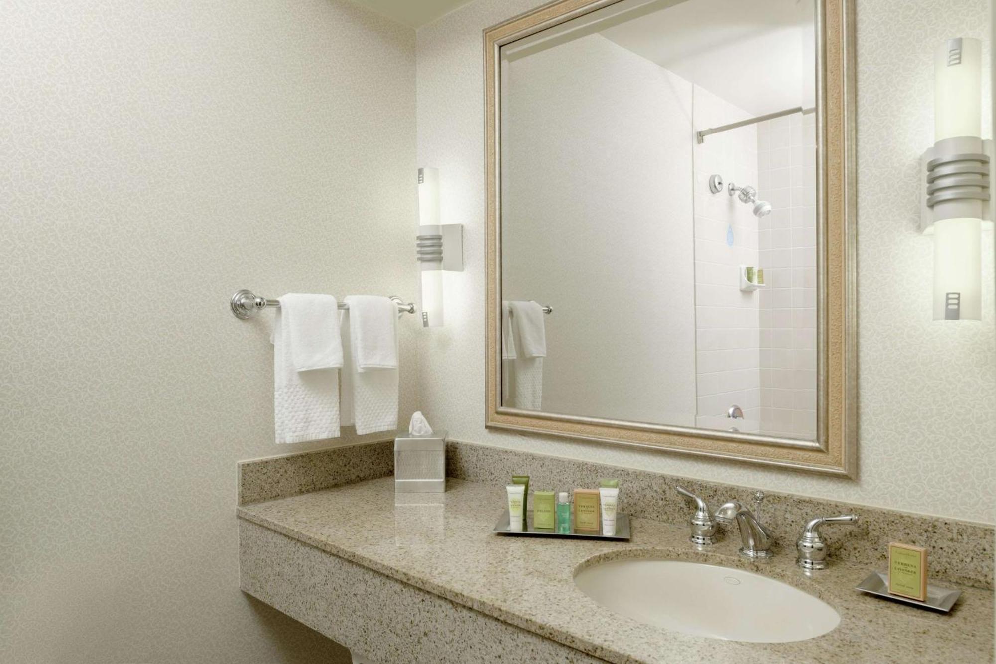 Hilton Boca Raton Suites Esterno foto