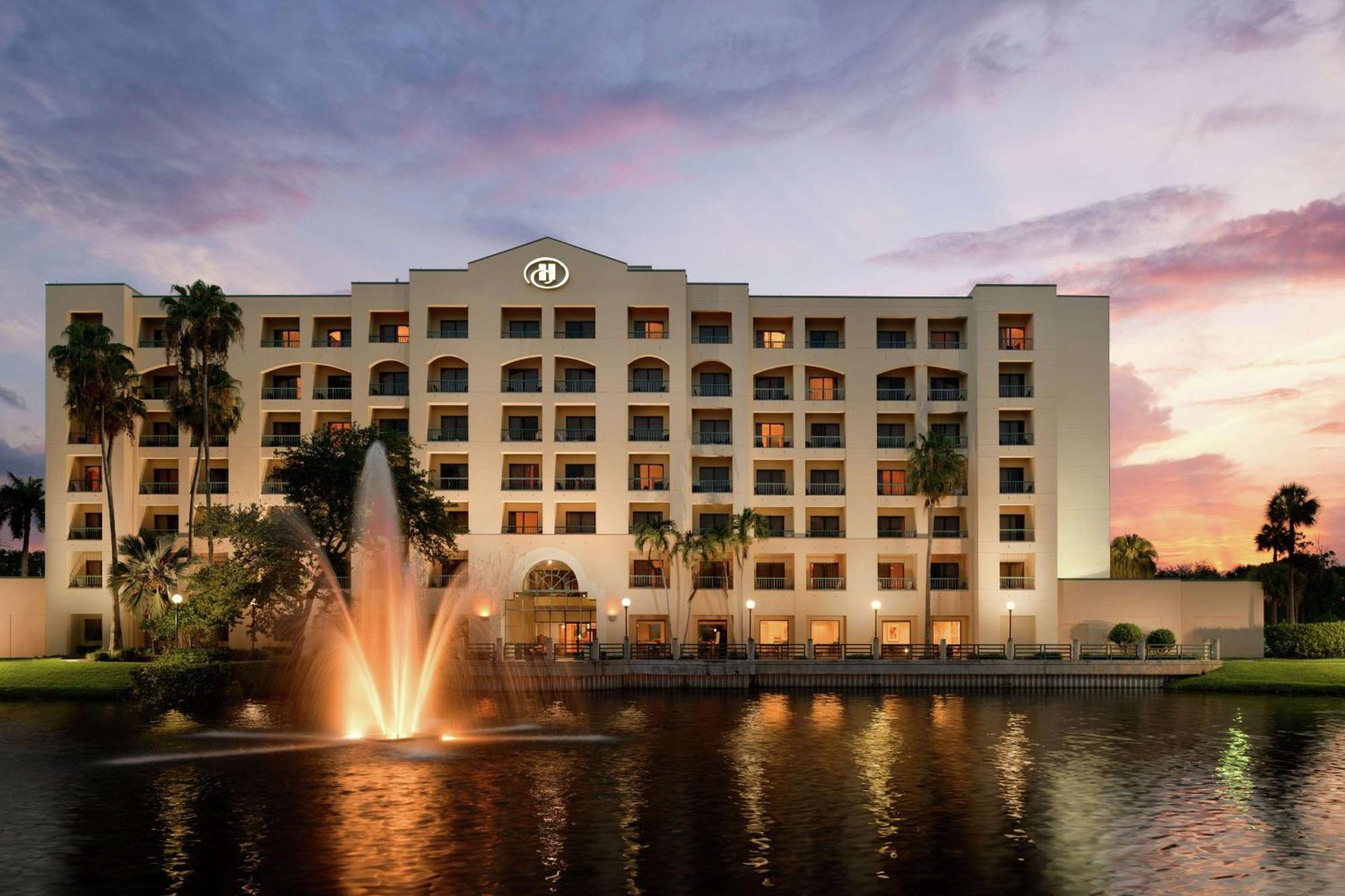 Hilton Boca Raton Suites Esterno foto